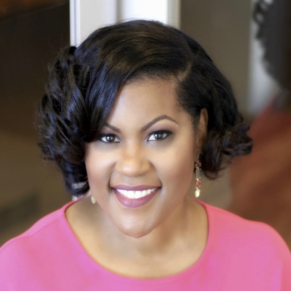 Meet your Posher, Nicole - Picture 1 of 1